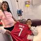 Hernán Gil com a camisola da Seleção e de Ronaldo - Foto: Embaixada de Portugal em Caracas