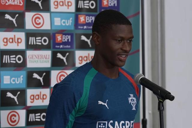Nuno Mendes reage às declarações (e elogios) de Lamine Yamal