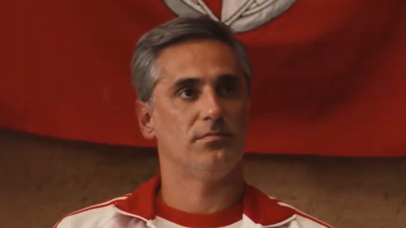 Com Jonas e outras caras conhecidas, Benfica apresenta novo equipamento alternativo