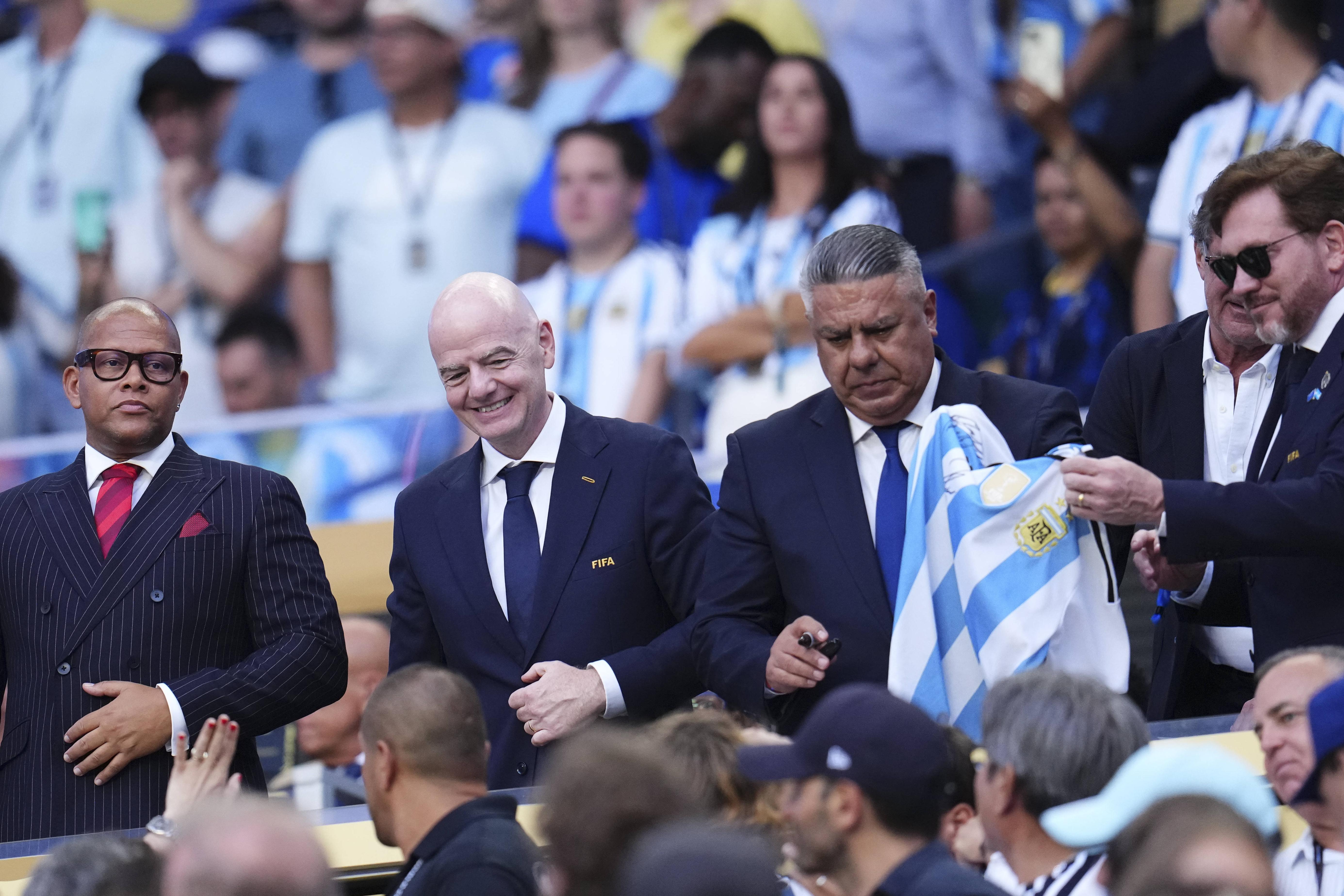 Infantino, presidente da FIFA, assistiu ao duelo entre Argentina e Cabo Verde