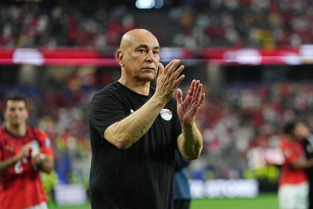 Hossam Hassan, selecionador do Egito