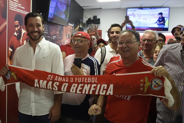 Tomás Barroso (à esq.), vice-presidente para as modalidades do Benfica - Foto: André Alves