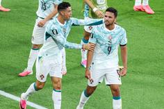 Cristiano Ronaldo e Gonçalo Ramos a festejarem o golo do futuro avançado do Milan à Croácia - Foto: Imago