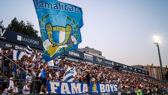 Famalicão: bilhetes para o Benfica à venda a partir desta segunda-feira (e só para sócios)