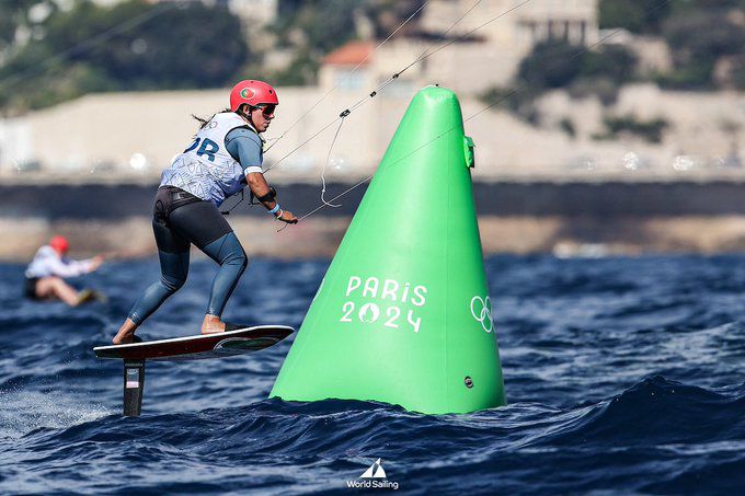 Paris 2024: Mafalda Pires de Lima em 13.º após primeira jornada de kite