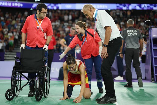 VÍDEO: espanhola desiste em lágrimas por lesão às portas da final