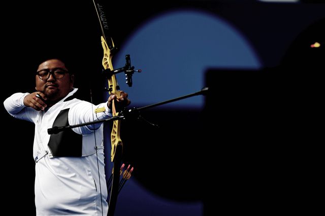 Paris 2024: Woojin Kim permite que Coreia do Sul faça o pleno de ouro no tiro com arco