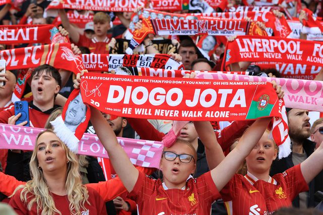 VÍDEO: Liverpool-Ath. Bilbao parou ao minuto 20 para homenagear Diogo Jota