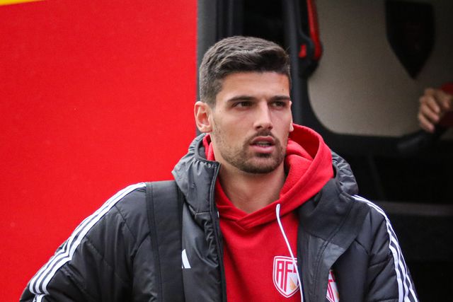 Aves SAD: Roux já saiu e Sidi Bane está a chegar