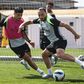 Maxi Araújo num lance com Kochorashvili