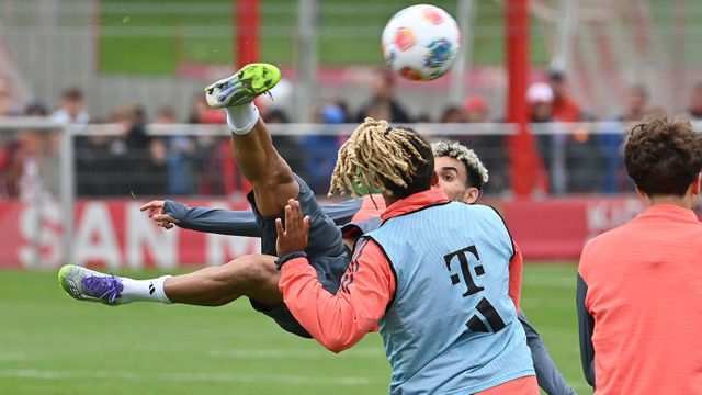 Luis Díaz durante o treino do Bayern