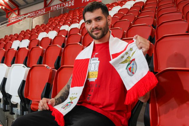 Pau Oliveras é reforço do Benfica