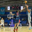 Brandon Slater a jogar pelos Greensboro Swarm da G League