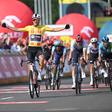Jonathan Milan (Lidl-Trek) domina ao sprint nas primeiras duas etapas da Volta à Polónia (X/Volta à Polónia)