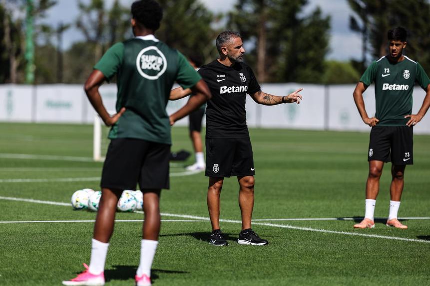 Rui Borges orientou mais uma sessão em Alcochete. Foto: Sporting