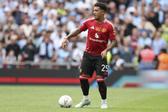 Jadon Sancho terminou contrato com o Manchester United e continua sem clube