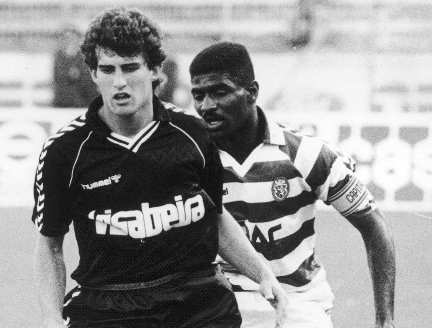 A primeira aventura de Amaral fora do Sporting foi nos viriatos por empréstimo. Voltaria aos verdes e brancos para mais cinco anos de leão ao peito - Foto: A BOLA