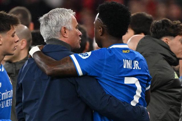 Mourinho com Vinícius