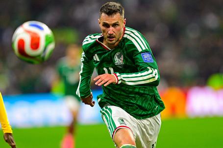 Gimenez lidera lista de ocasiões de golo desperdiçadas pelo México desde 2022
