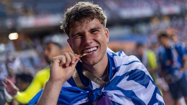 Oskar Pietuszewski luta pela titularidade - Foto: IMAGO