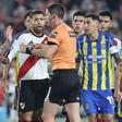 Otamendi no reencontro com Di María na Argentina