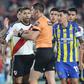 Otamendi no reencontro com Di María na Argentina