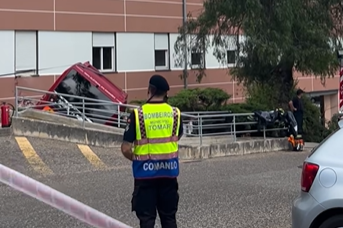Autocarro despistou-se e embateu contra Hospital de Tomar
