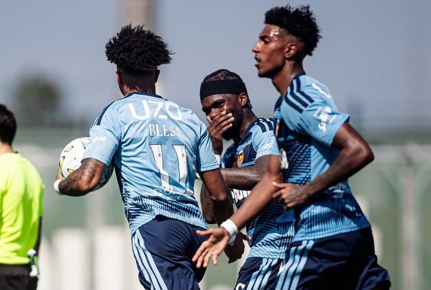 Blesa, Tamble Monteiro e Nelson Abbey celebram golo contra o Tondela - Foto: Rio Ave