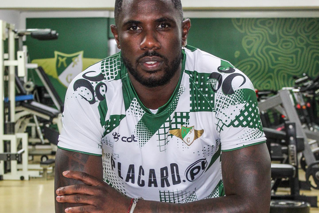 Ponck reforça defesa do Moreirense