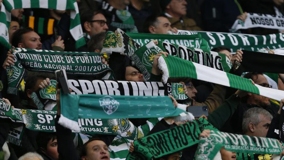 Sporting atira-se a Taremi e ao FC Porto e reage à polémica do VAR: «Chacota internacional»