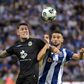 João Mario do FC Porto frente a Cristo Gonzalez do Arouca