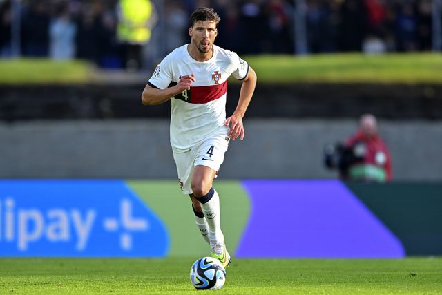 Rúben Dias comenta chamada de João Cancelo e João Félix