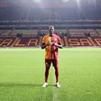 Osimhen oficializado no Galatasaray com a camisola 45