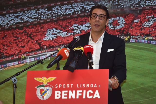 Rui Costa fica nas mãos de Bruno Lage