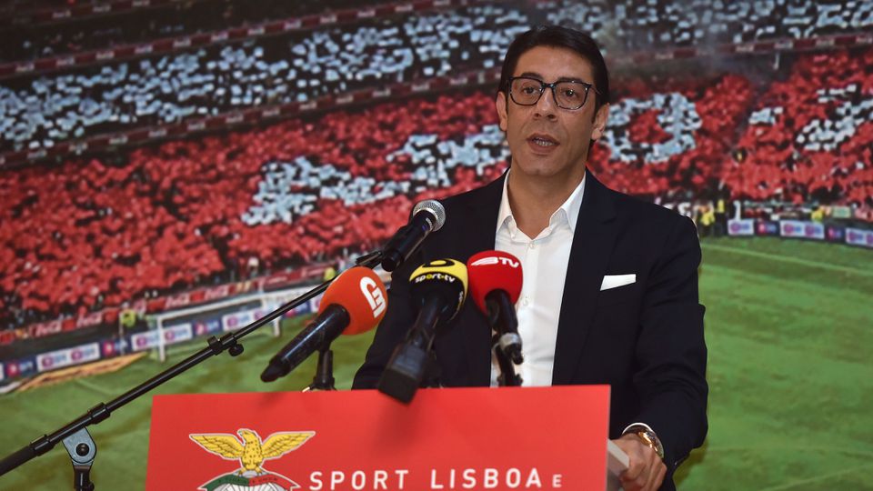 Rui Costa fica nas mãos de Bruno Lage