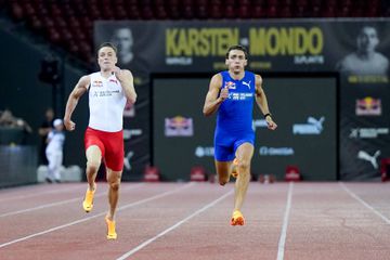 Vídeo: quem é mais rápido, o recordista mundial de salto com vara ou o de 400m barreiras?