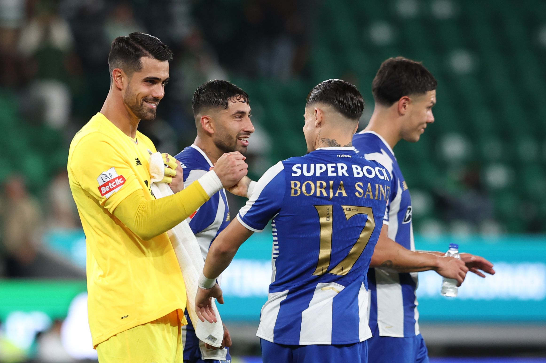 «A atual equipa do FC Porto faz corar de embaraço aquela outra que há meia dúzia de meses se fazia arrastar pelos relvados nacionais». FOTO KAPTA +
