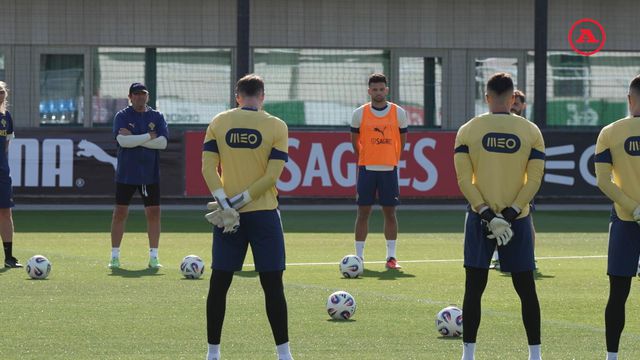 Seleção Nacional presta homenagem às vítimas do Elevador da Glória