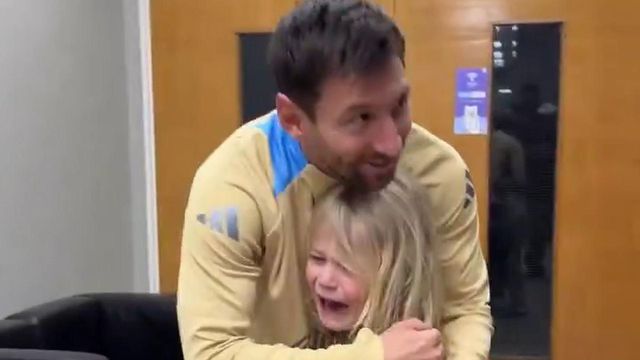 Criança chora de felicidade ao conhecer Lionel Messi (vídeo)