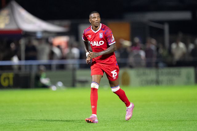 Internacional inglês está cada vez mais perto de poder jogar com o filho