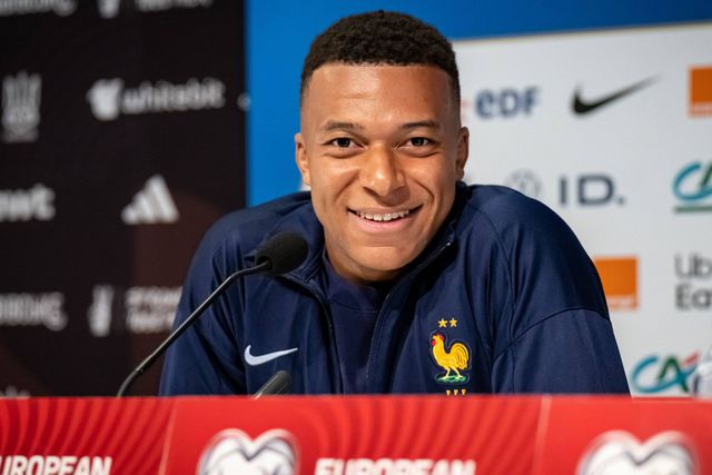 Mbappé em conferência de imprensa