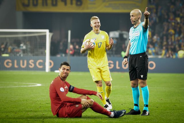 Anthony Taylor apitou o Ucrânia-Portugal em 2022