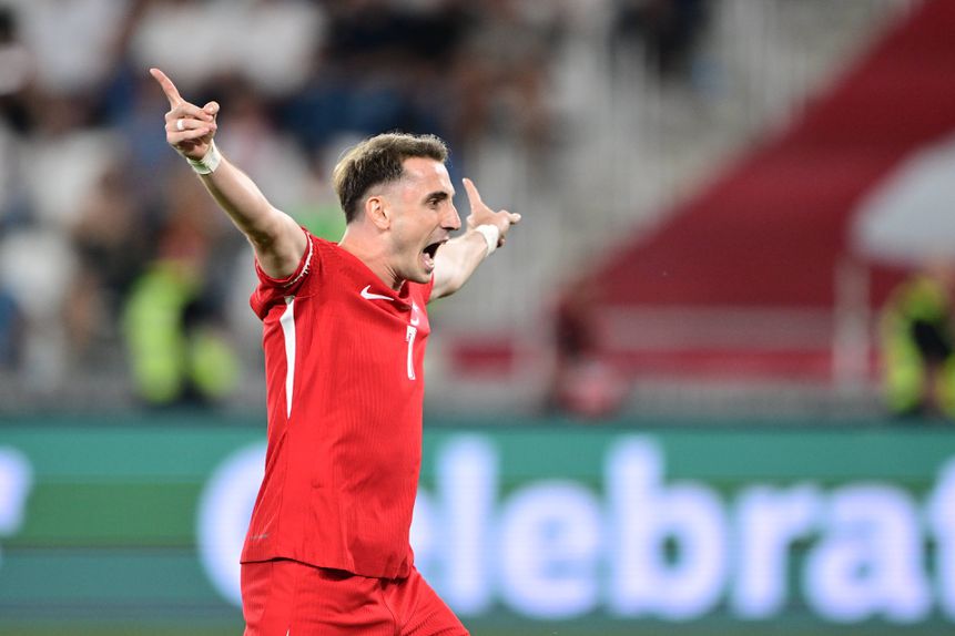 Akturkoglu fez dois golos no triunfo da Turquia