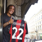 Diego Moreira com a camisola 22 do Milan - Foto: Milan