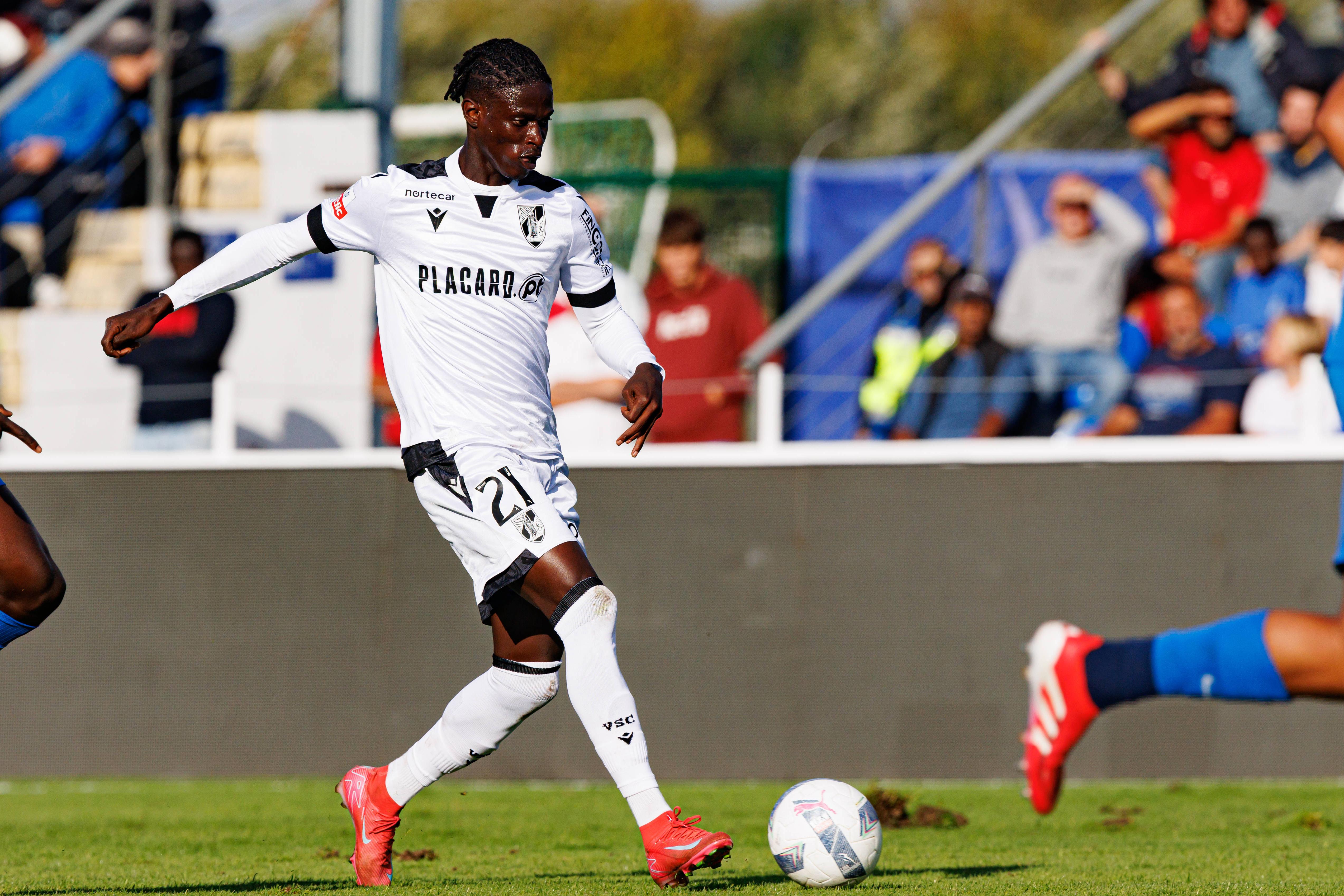 Vando Félix não se impôs no Vitória de Guimarães e está de regresso ao Torreense