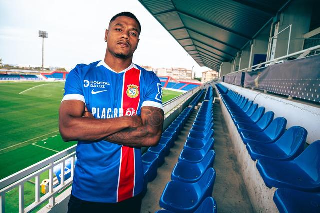 Matheus França é reforço do Alverca, por empréstimo dos ingleses do Crystal Palace — Foto: Alverca