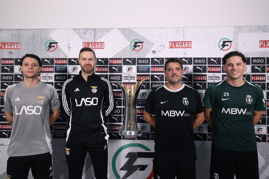 Afonso Jesus, Cassiano Klein, Nuno Dias e Alex Merlim alinhados antes da final - Foto: FPF