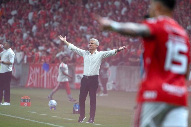 Luís Castro, treinador do Grêmio