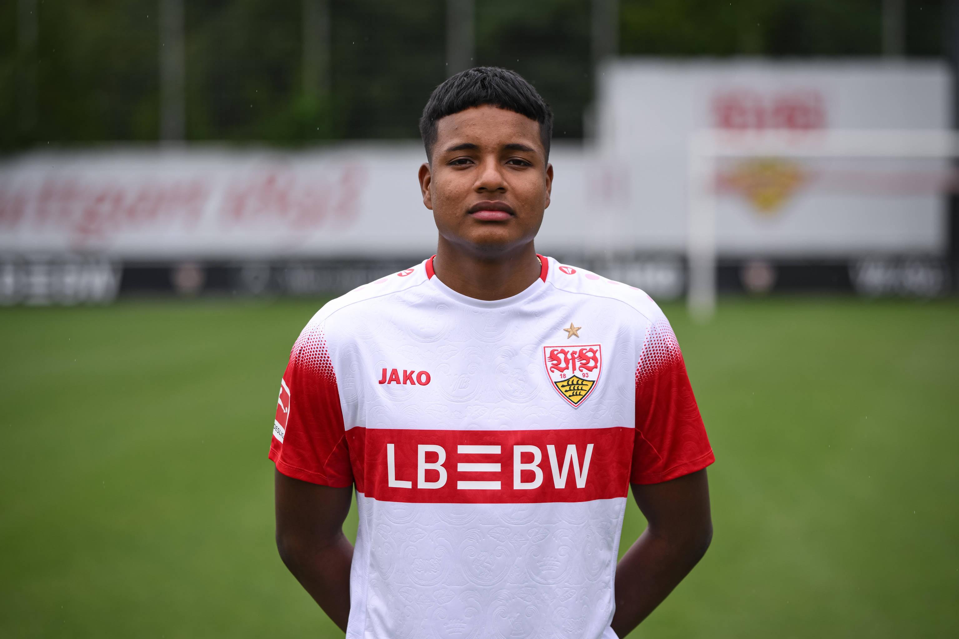 Jeremy Arevalo ruma ao Estrela da Amadora por empréstimo do Estugarda
