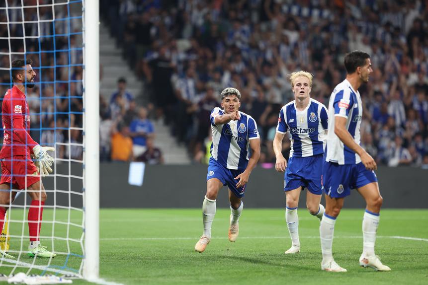 William Gomes assistiu e marcou em mais um triunfo do FC Porto - Foto: Catarina Morais/KAPTA+